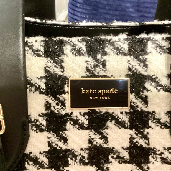 Kate Spade Black and Cream Houndstooth Manhattan - Picture 10 of 13